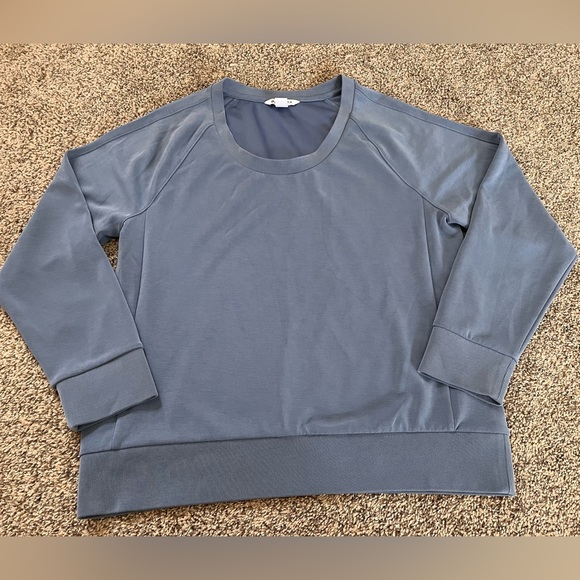 Athleta Tops - Athleta crewneck top size large